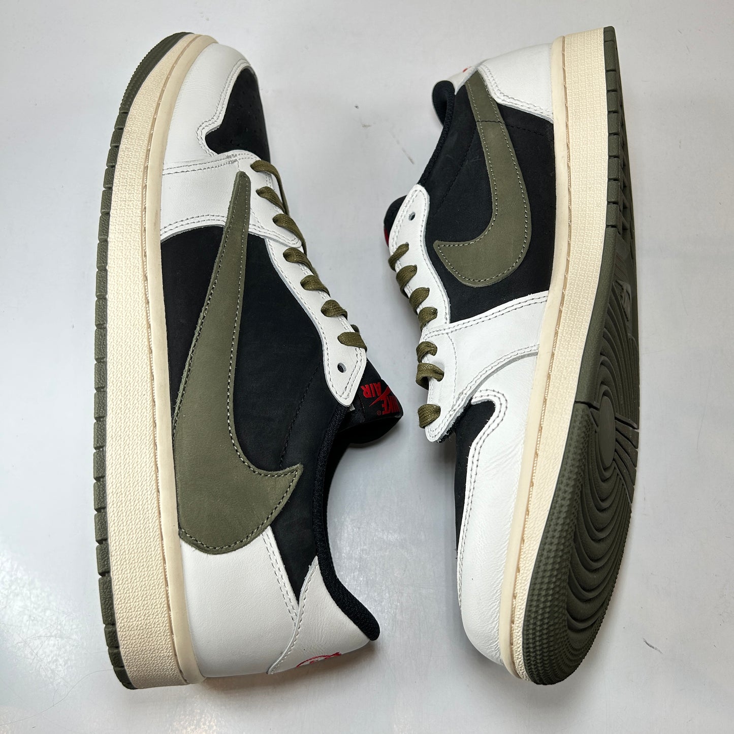 DZ4137 106 Jordan 1 Retro Low OG SP Travis Scott Olive (W) [USED] - 13 W (Used2)