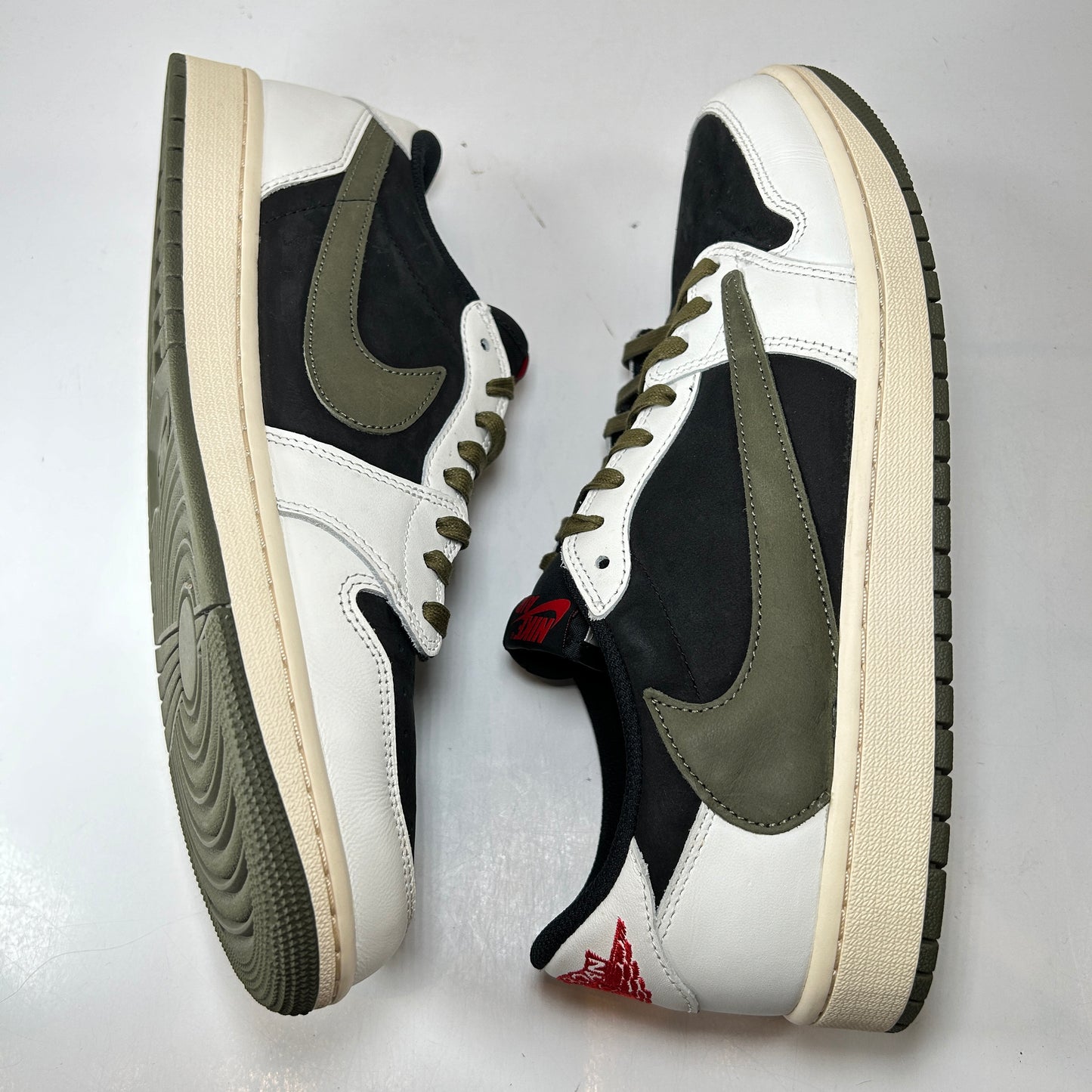 DZ4137 106 Jordan 1 Retro Low OG SP Travis Scott Olive (W) [USED] - 13 W (Used2)