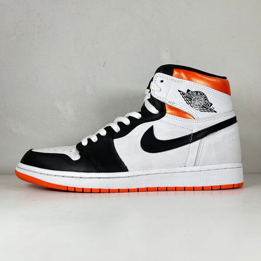 555088 180 Jordan 1 Retro High Electro Orange [USED] - 10 M (Used)