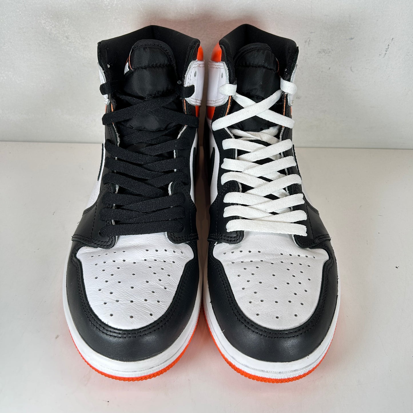 555088 180 Jordan 1 Retro High Electro Orange [USED] - 10 M (Used)