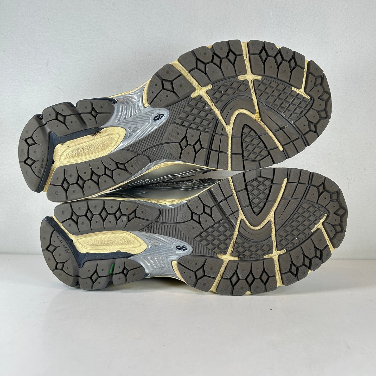 M1906RTI New Balance 1906R thisisneverthat 2022 Downtown Run [USED] - 9 M (Used)