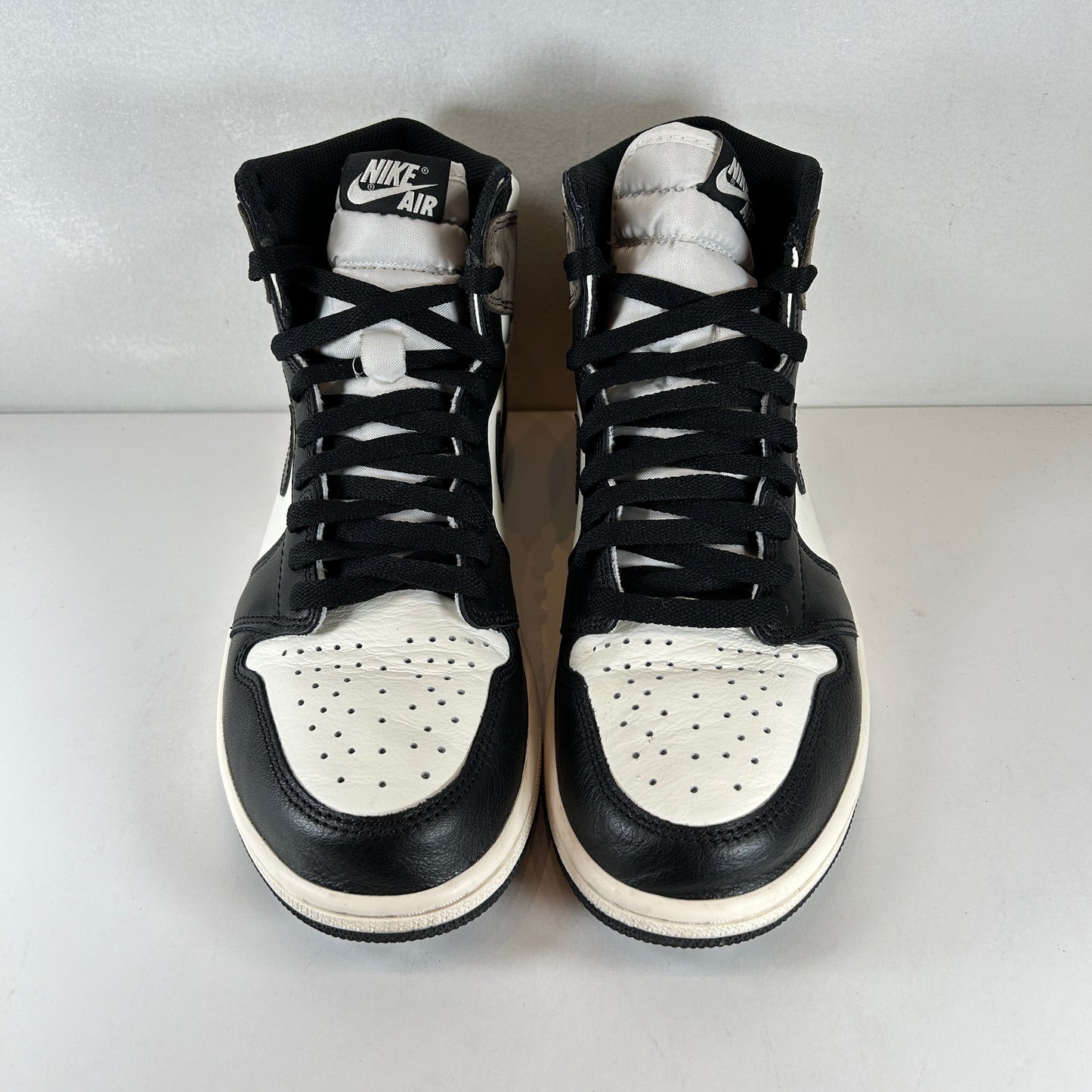 555088 105 Jordan 1 Mocha [USED] - 9 M (Used)