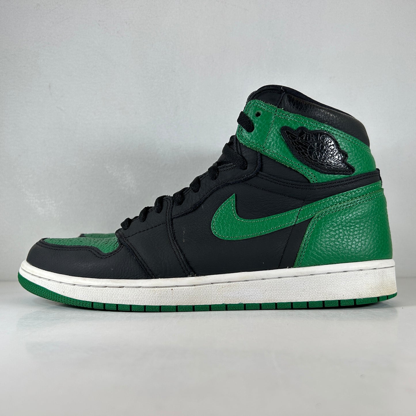 555088 030 Jordan 1 Verde Pino 2.0