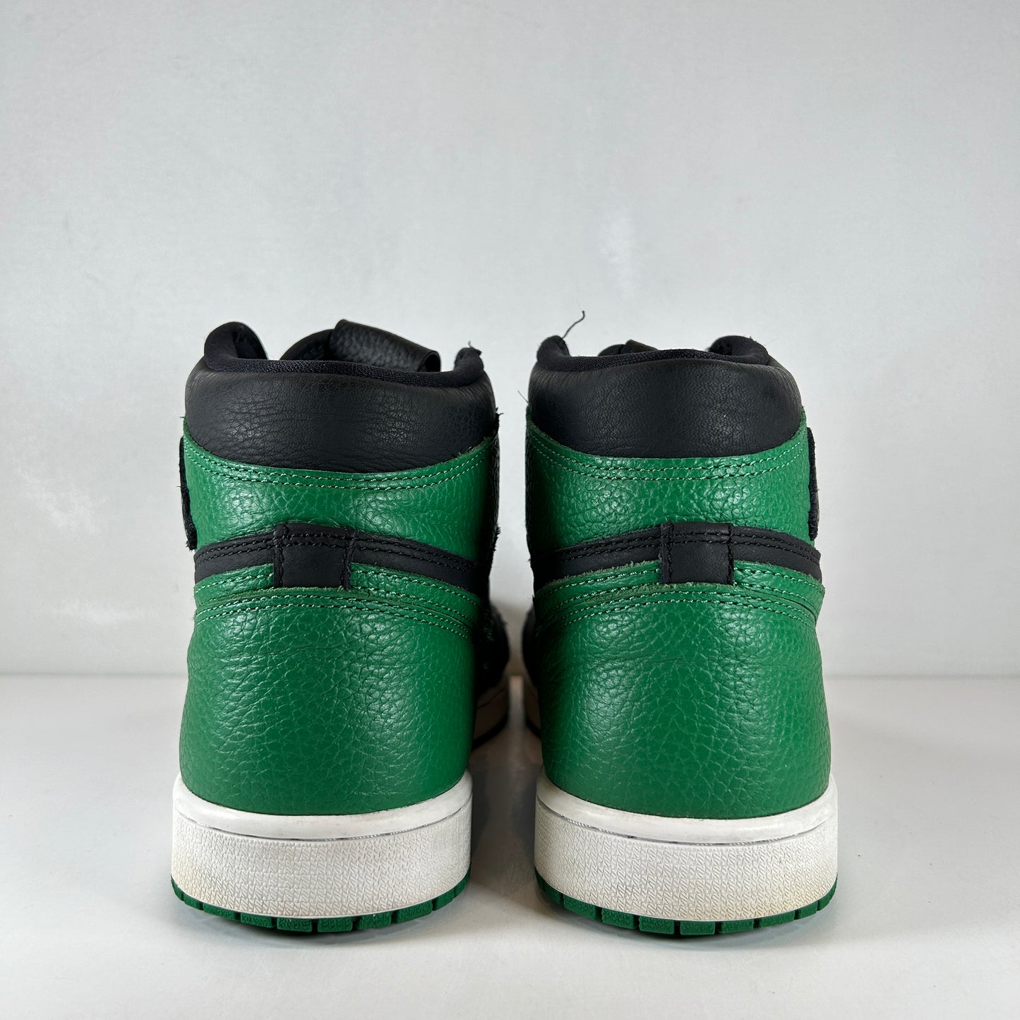 555088 030 Jordan 1 Verde Pino 2.0