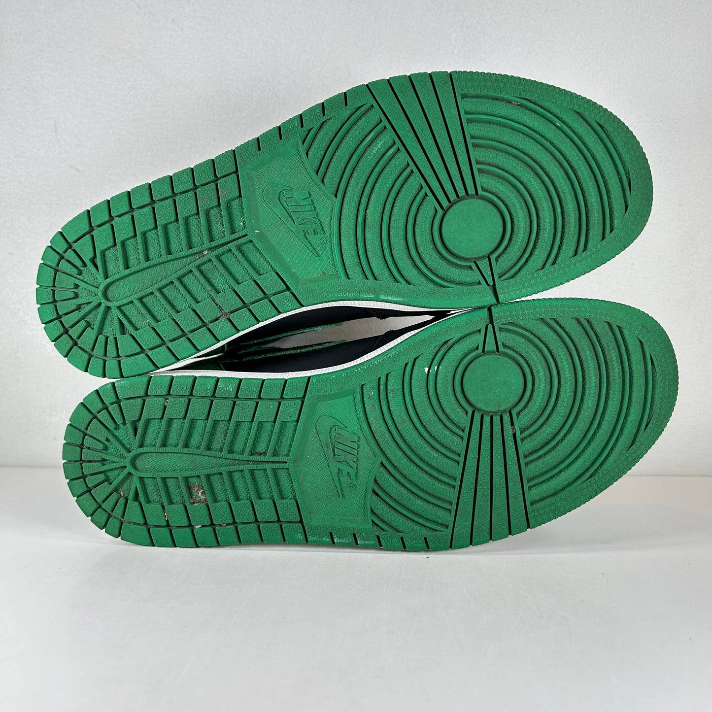 555088 030 Jordan 1 Verde Pino 2.0