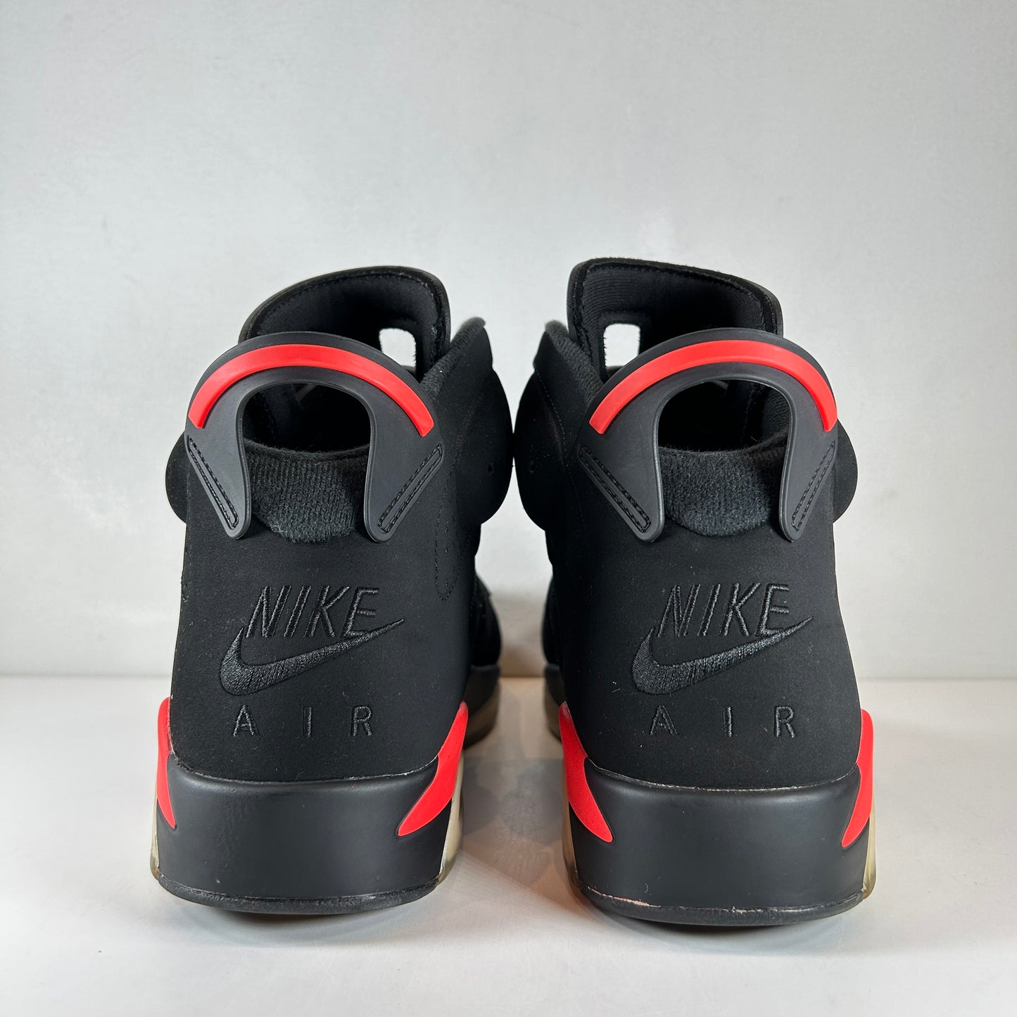 384664 060 Jordan 6 Retro Black Infrared (2019) [USED] - 10 M (Used)