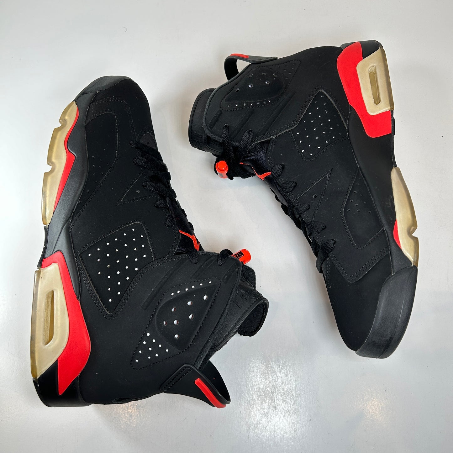 384664 060 Jordan 6 Retro Black Infrared (2019) [USED] - 10 M (Used)