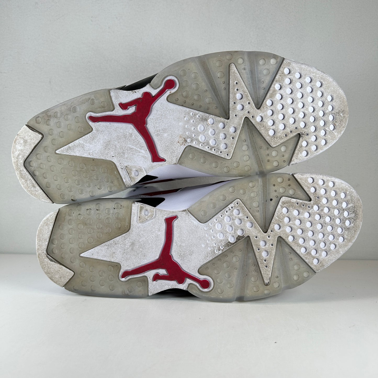 CT8529 106 Jordan 6 Retro Carmín