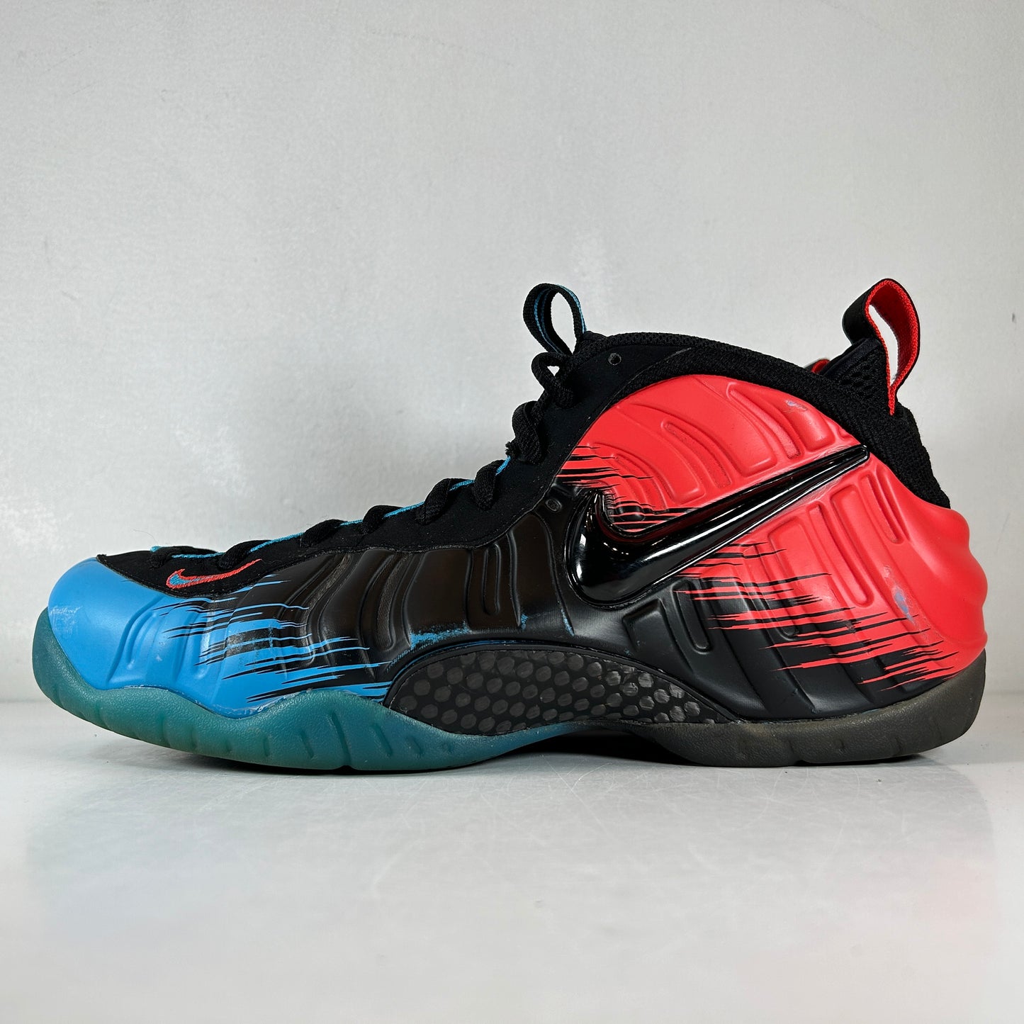 616750 400 Nike Air Foamposite Pro Spiderman [USED] - 12 M (Used) (No Box)