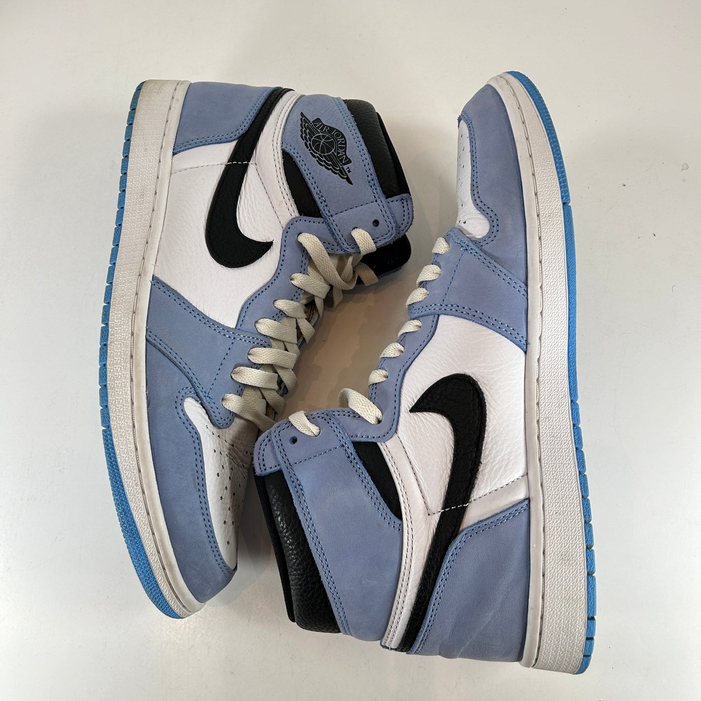 555088 134 Jordan 1 University Blue [USED] - 11 M (Used)