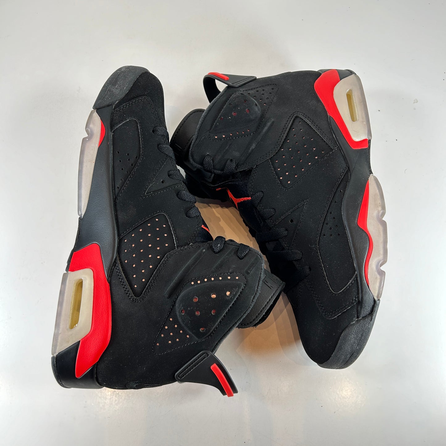 384664 060 Jordan 6 Infrared [USED] - 9 M (Used)