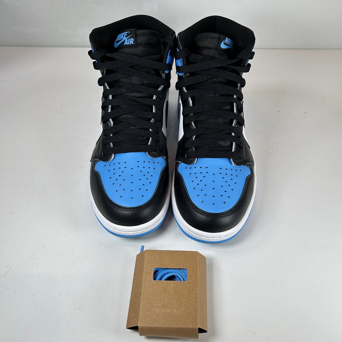 DZ5485 400 Jordan 1 Retro High OG UNC Toe [USED] - 8.5 M (Used)