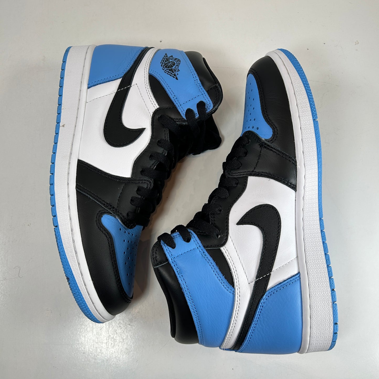 DZ5485 400 Jordan 1 Retro High OG UNC Toe [USED] - 8.5 M (Used)