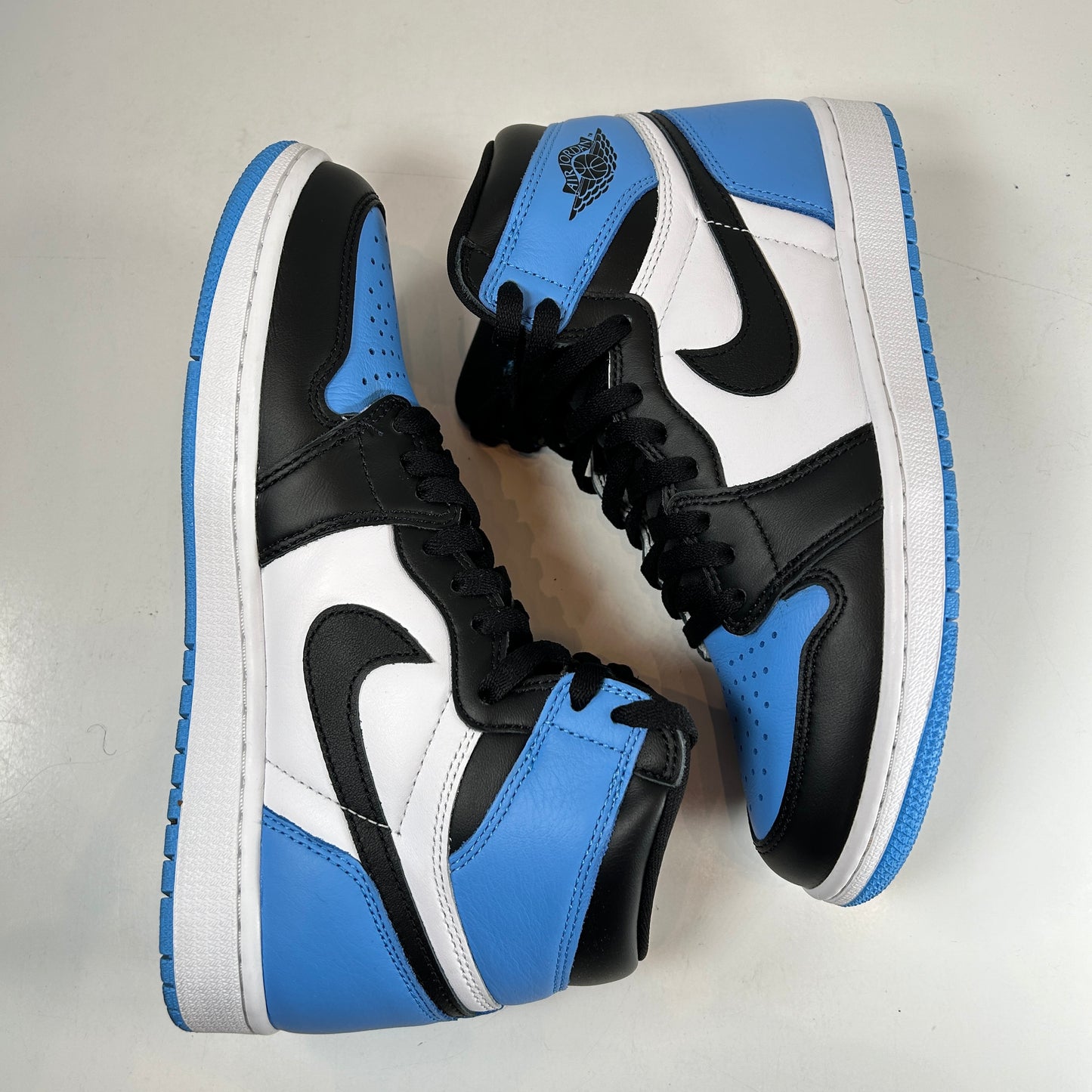 DZ5485 400 Jordan 1 Retro High OG UNC Toe [USED] - 8.5 M (Used)
