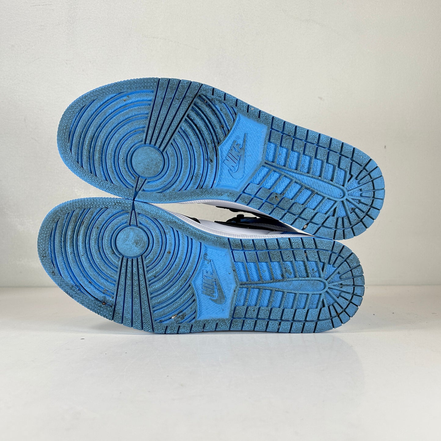 DZ5485 400 Jordan 1 Retro High OG UNC Toe [USED] - 8.5 M (Used)