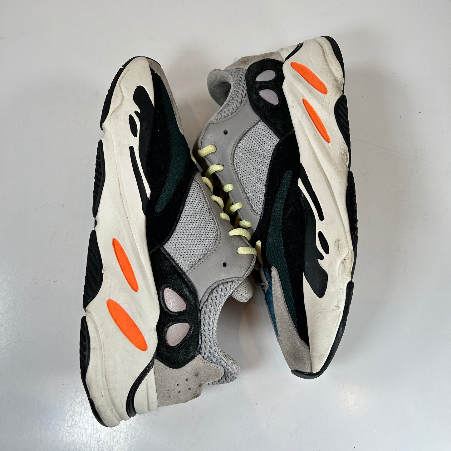 B75571 Yeezy 700 Wave Runner [USED] - 10 M (Used) (No Box)