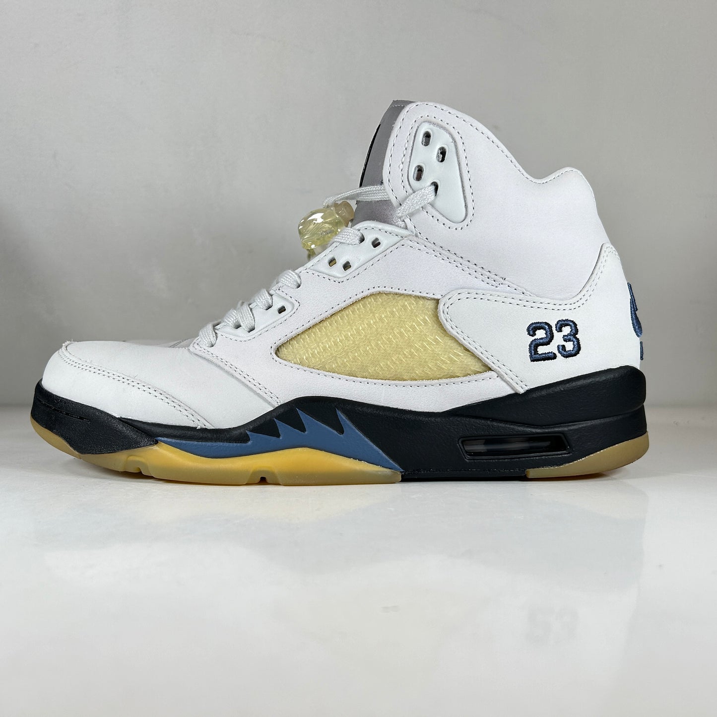 FZ5758 004 Jordan 5 Retro A Ma Maniere Dawn (Mujeres)