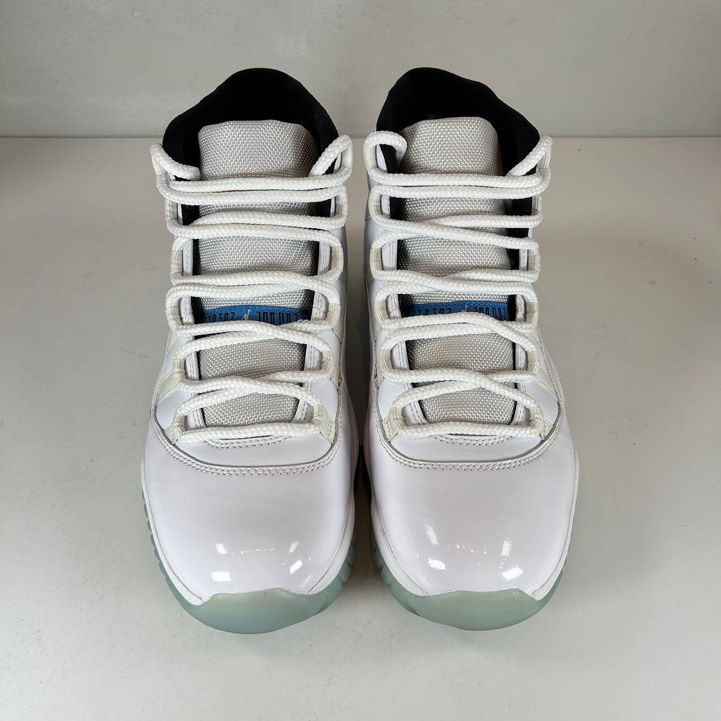 378037 117 Jordan 11 Retro Legend Blue (2014) [USED] - 9 M (Used)