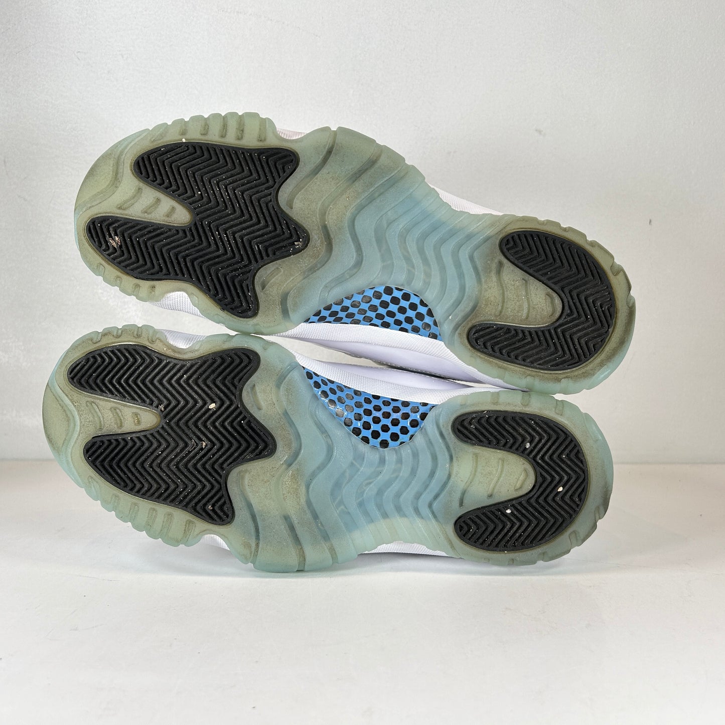 378037 117 Jordan 11 Retro Legend Blue (2014) [USED] - 9 M (Used)