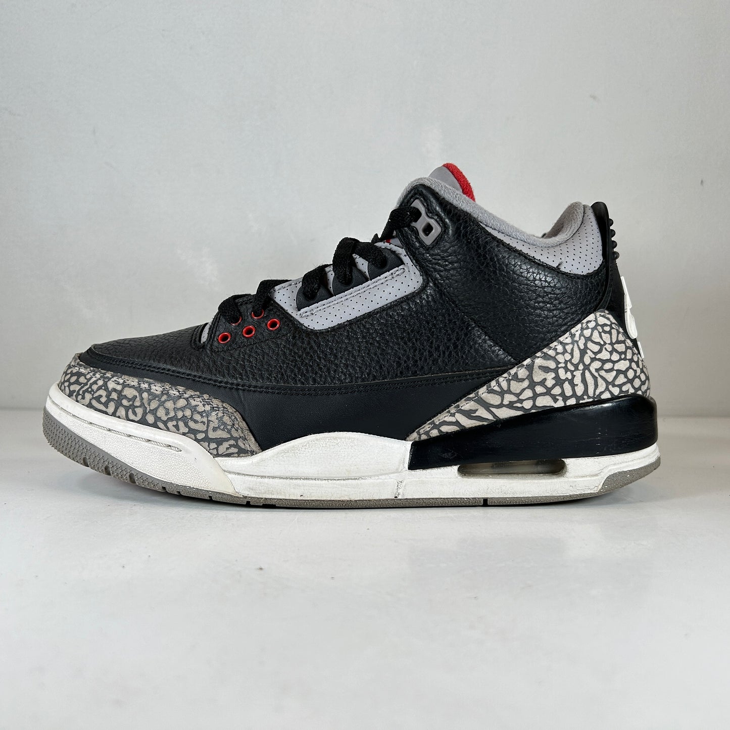 854262 001 Jordan 3 Negro Cemento 2018