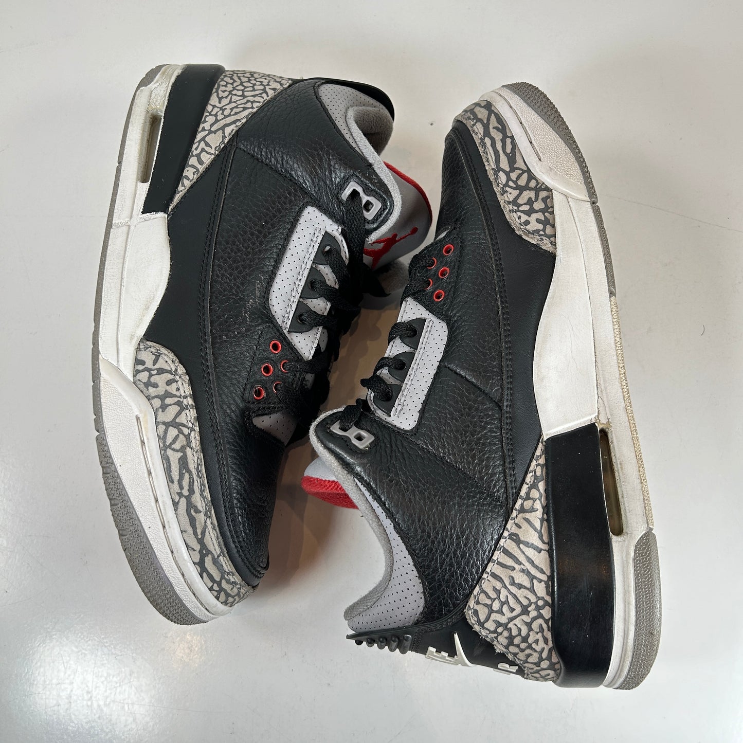 854262 001 Jordan 3 Negro Cemento 2018