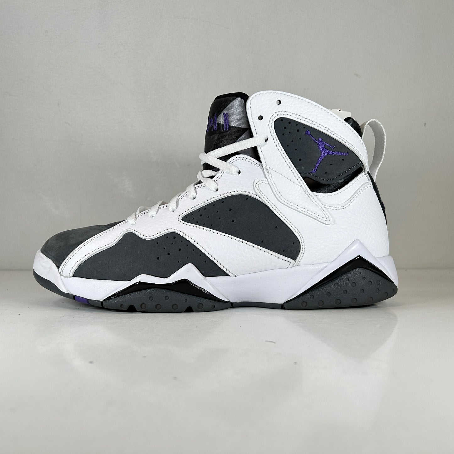 CU9307 100 Jordan 7 Flint [USED] - 9.5 M (Used)