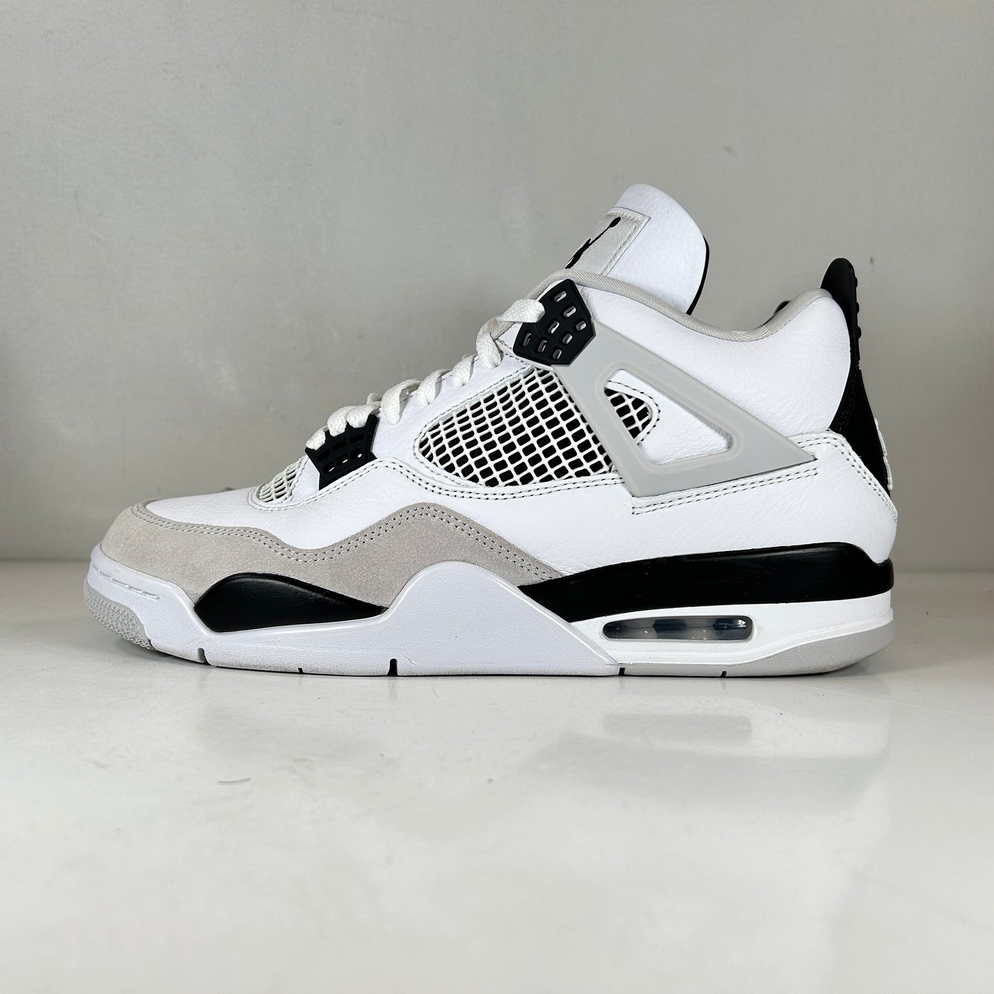 DH6927 111 Jordan 4 Retro Militar Negro