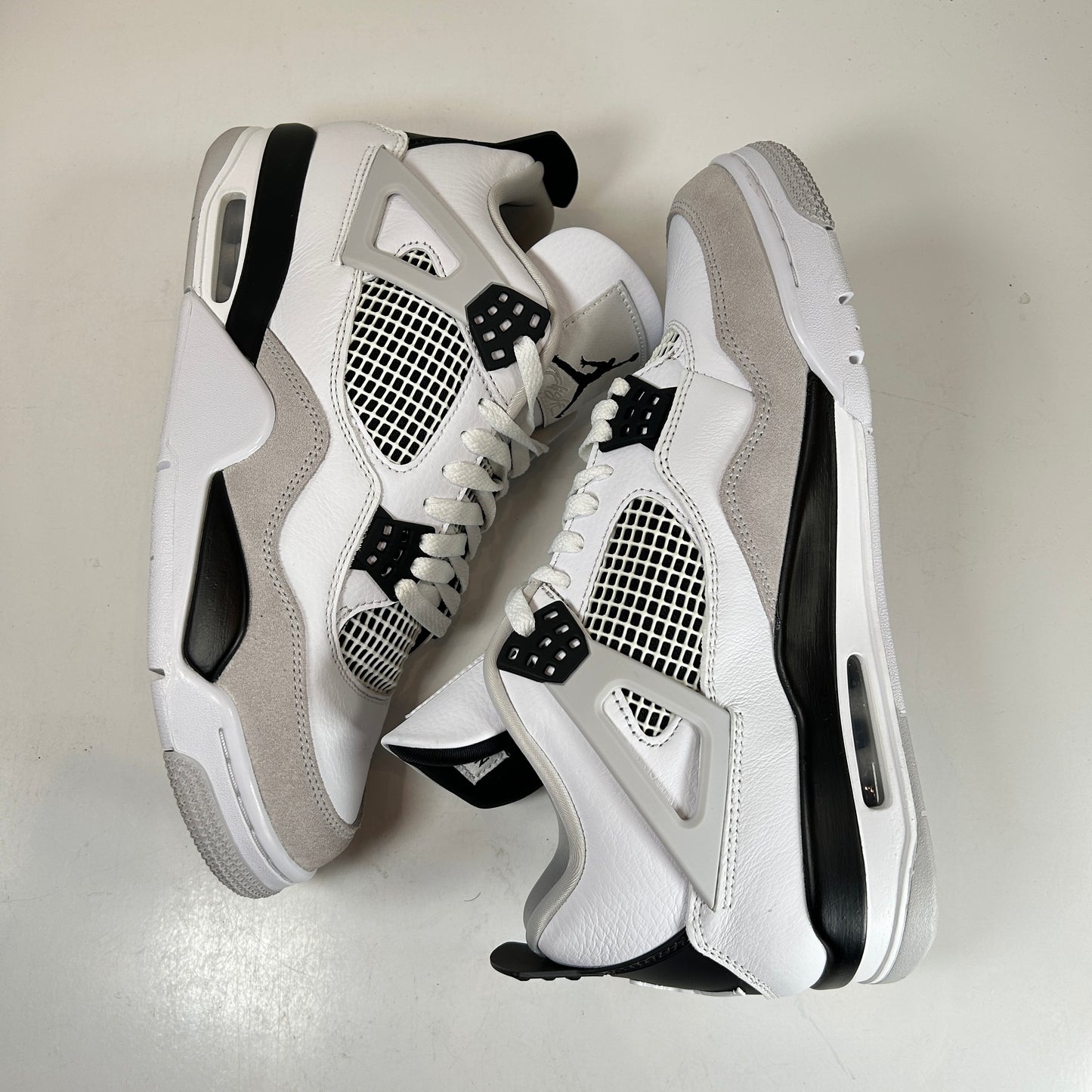 DH6927 111 Jordan 4 Retro Militar Negro