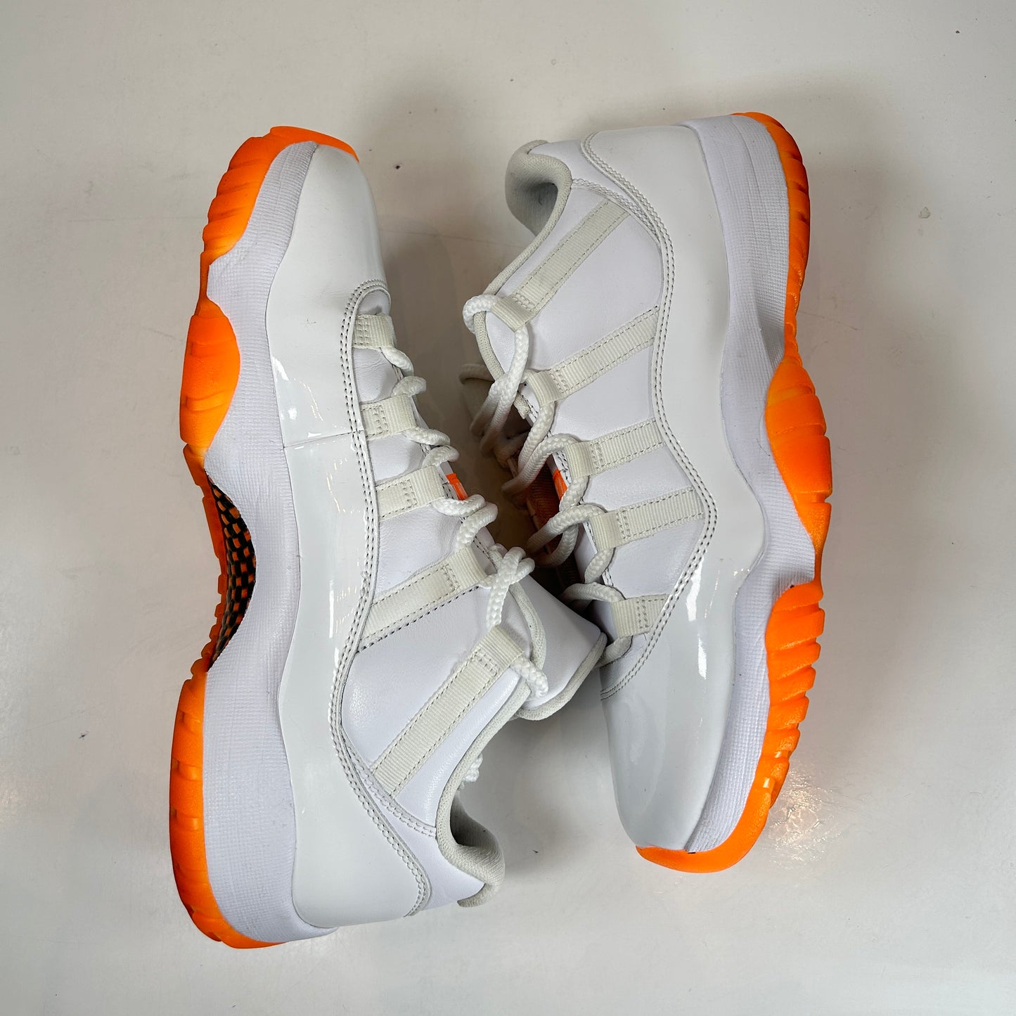 AH7860 139 Jordan 11 Retro Low Citrus (2021) (Women's) [USED] - 10.5 W (Used)