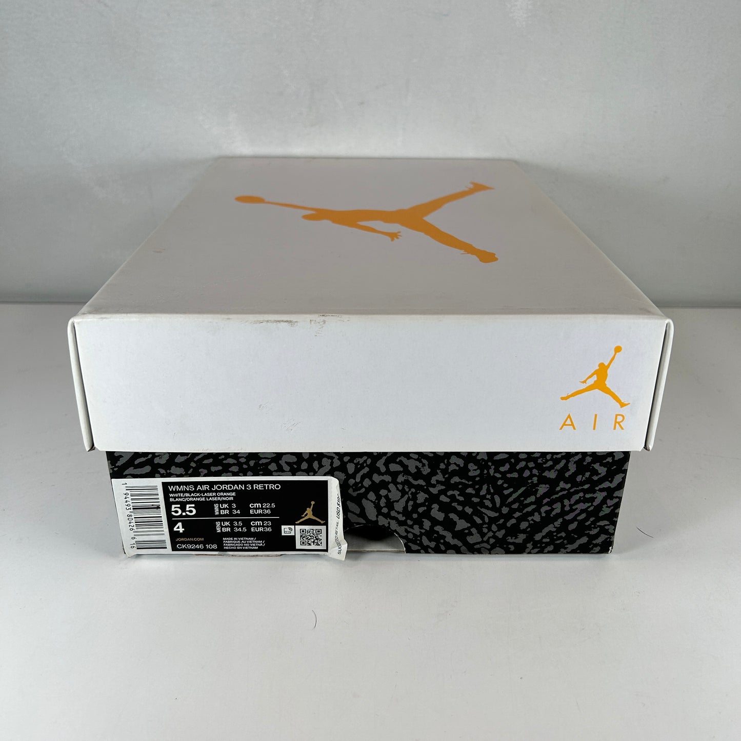 CK9246 108 Jordan 3 Retro Laser Orange (Women's) [USED] - 5.5 W (Used)