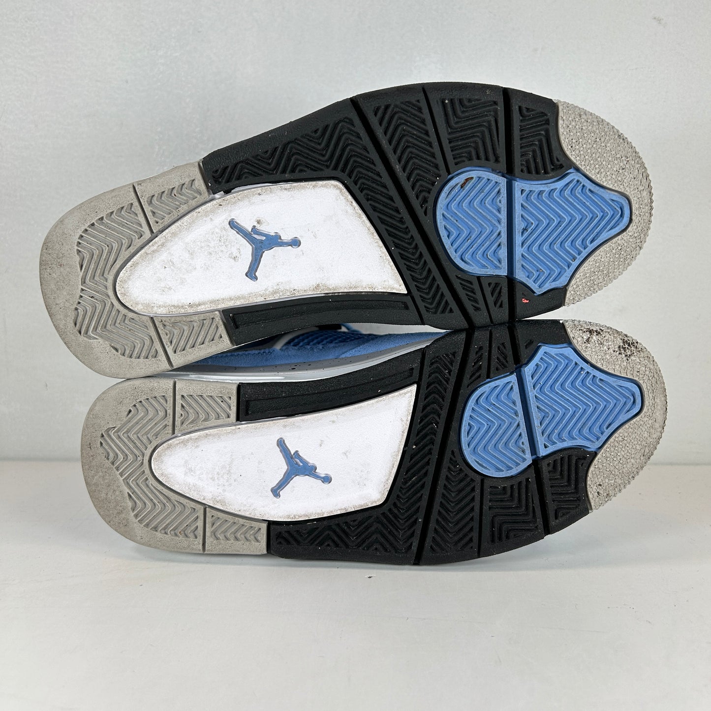 408452 400 Jordan 4 Retro University Blue (GS) [USED] - 4 Y (Used)