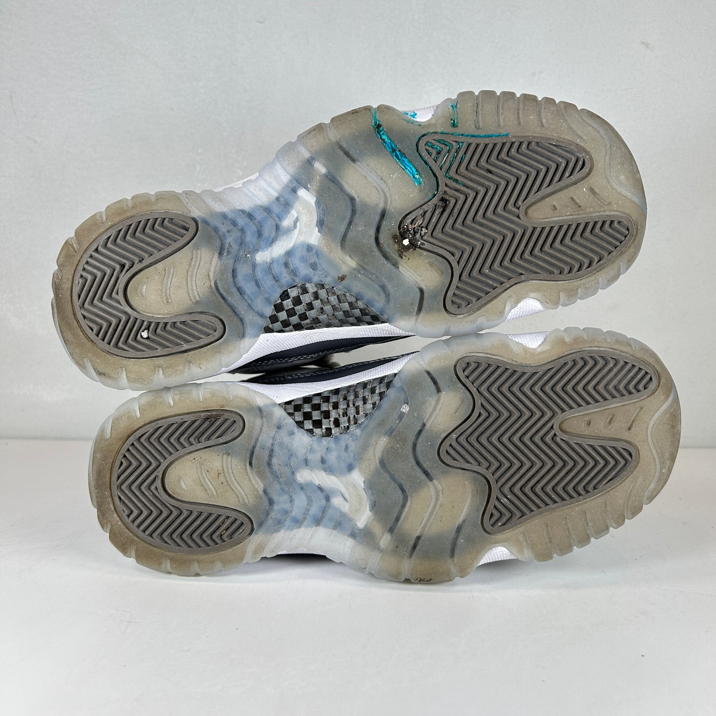 378038 005 Jordan 11 Cool Grey (2021) GS [USED] - 4.5 Y (Used)