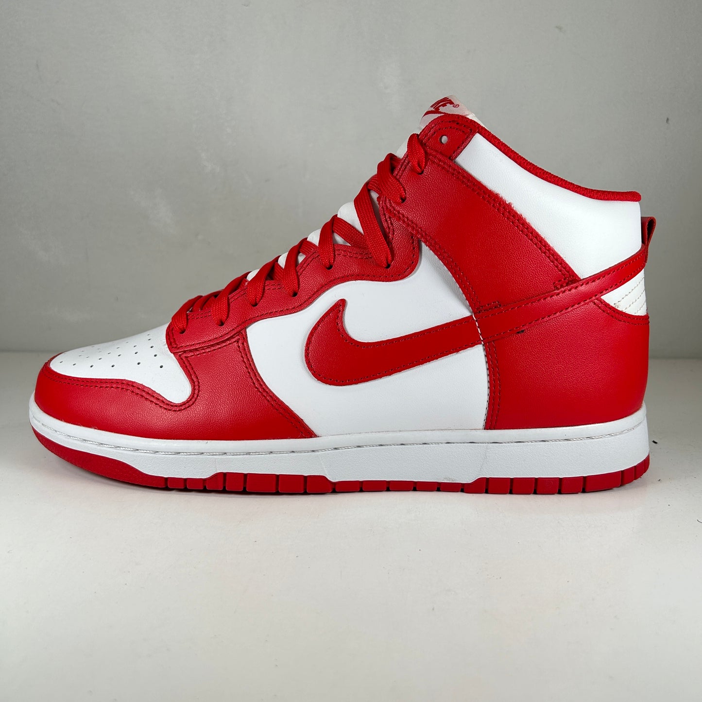 DD1399 106 Nike Dunk High Championship White Red [USED] - 12 M (Used)