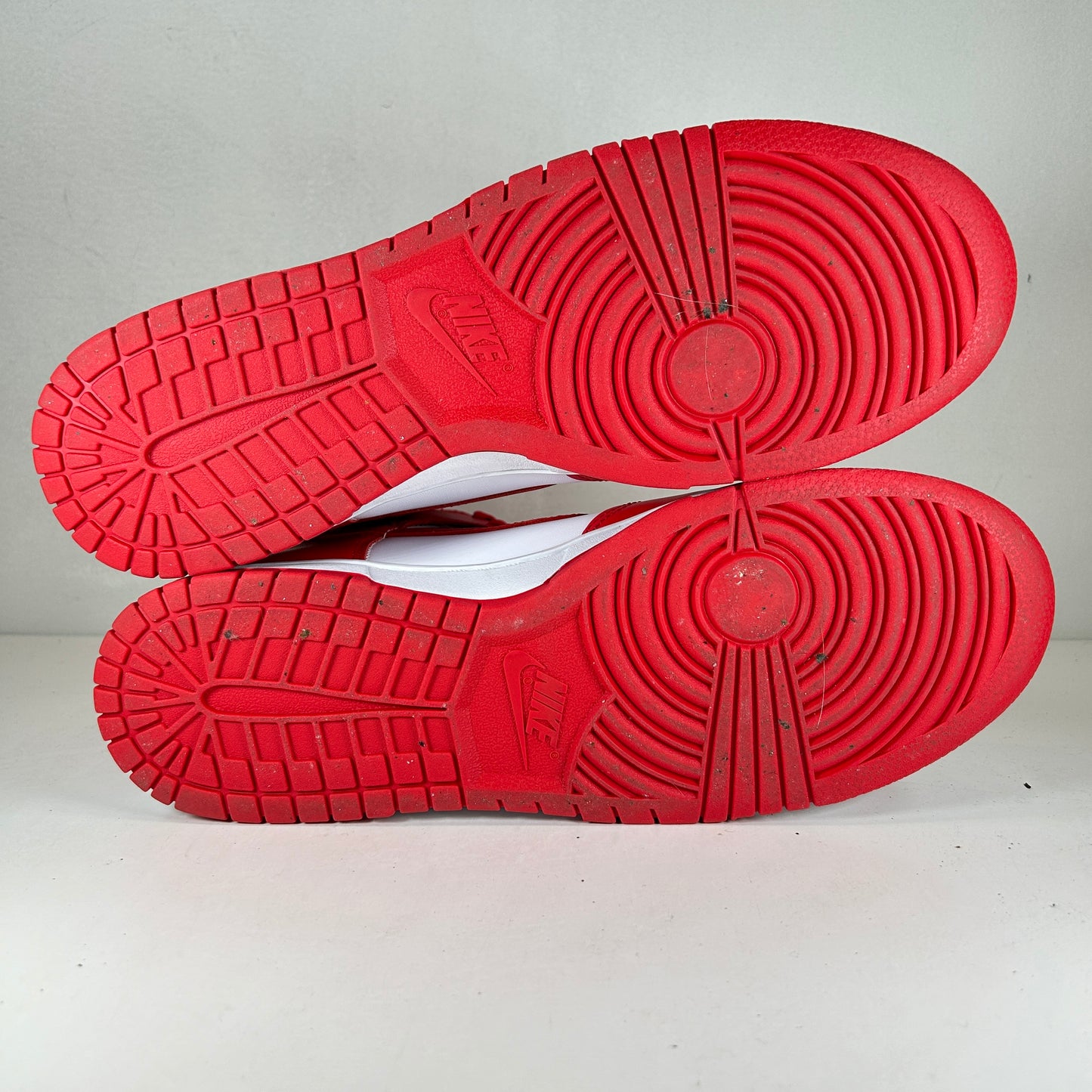 DD1399 106 Nike Dunk High Championship White Red [USED] - 12 M (Used)