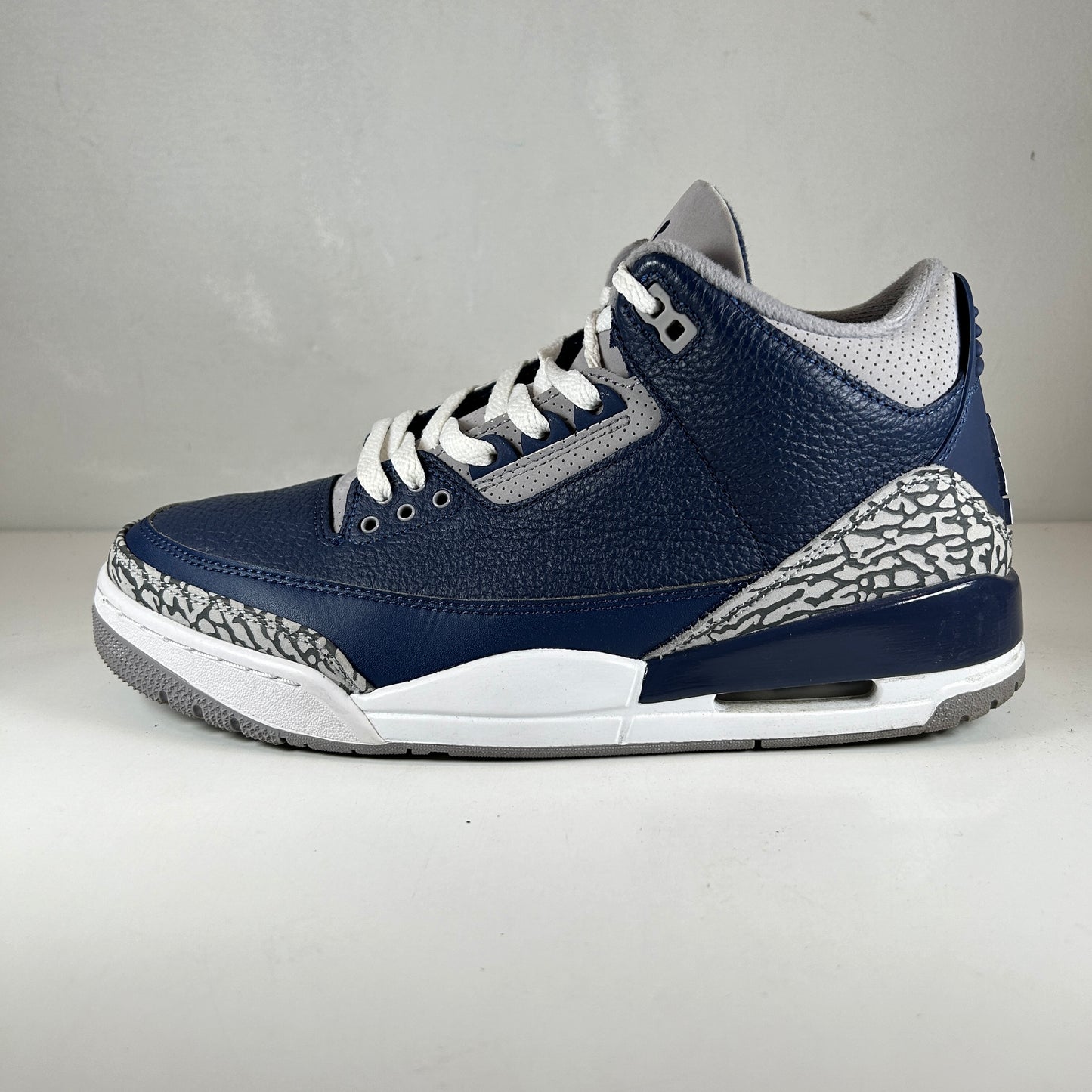 CT8532 401 Jordan 3 Georgetown [USED] - 9.5 M (Used)