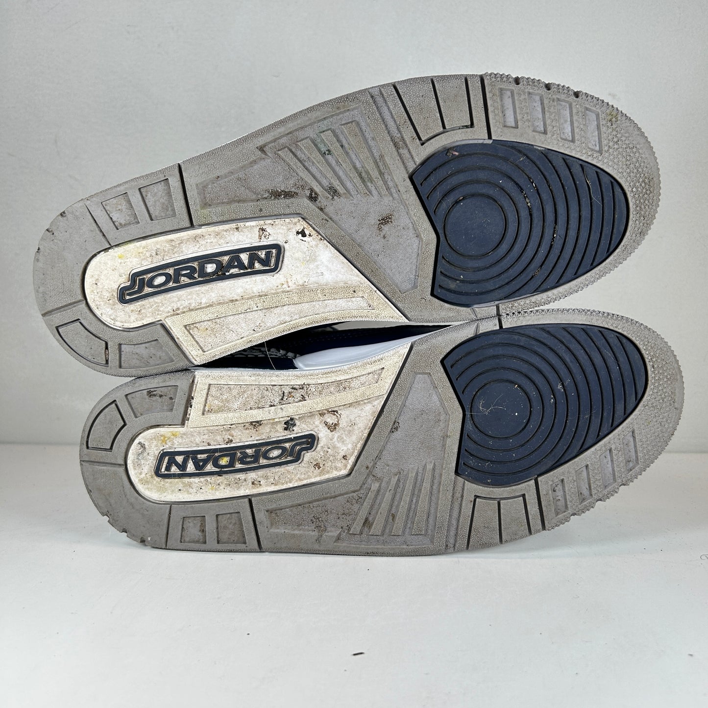 CT8532 401 Jordan 3 Georgetown [USED] - 9.5 M (Used)