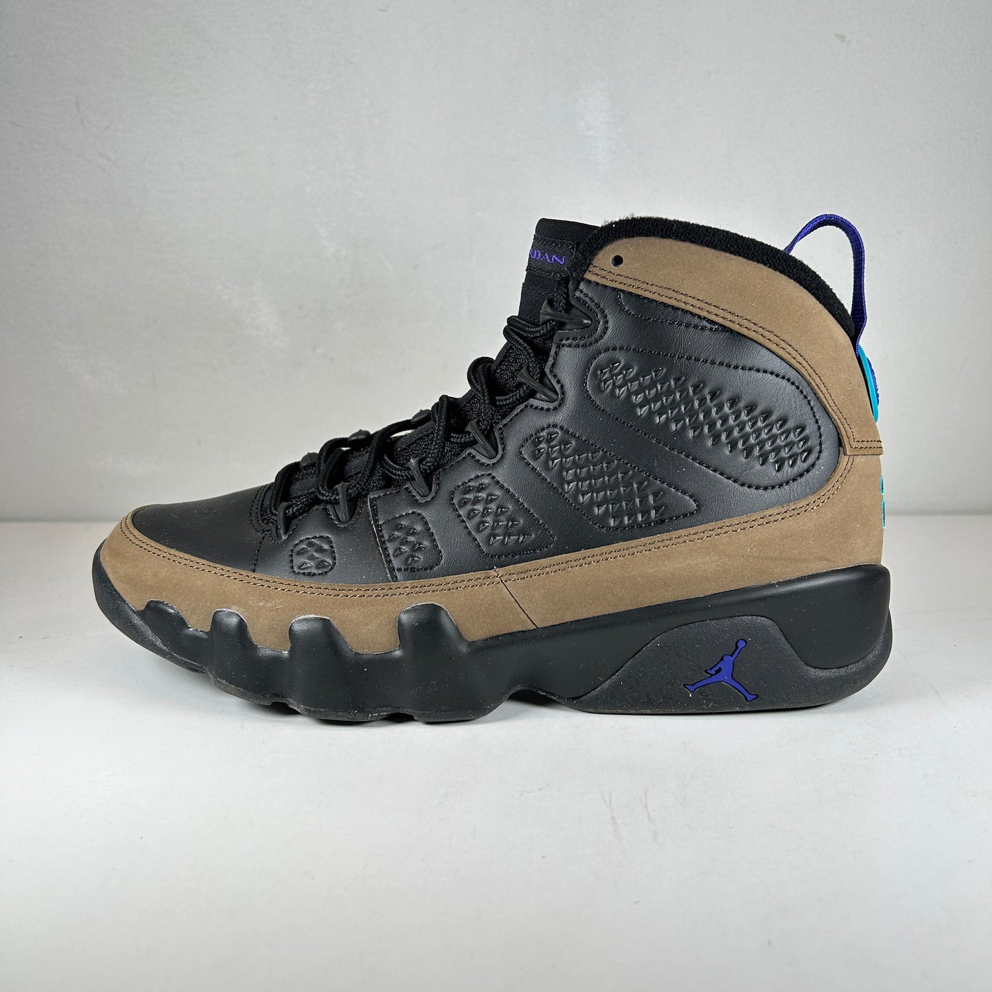 CT8019 034 Jordan 9 Retro Light Olive Concord [USED]- 9 (Used)