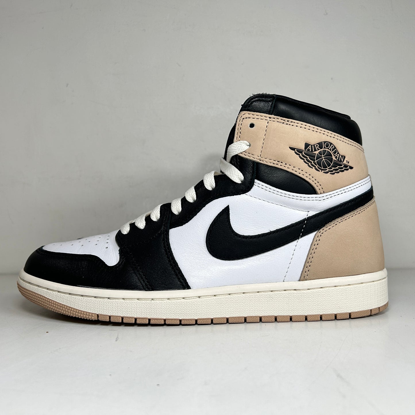 FD2596 021 Jordan 1 Retro High OG Latte (Women's) [USED] - 11.5 W (VNDS)