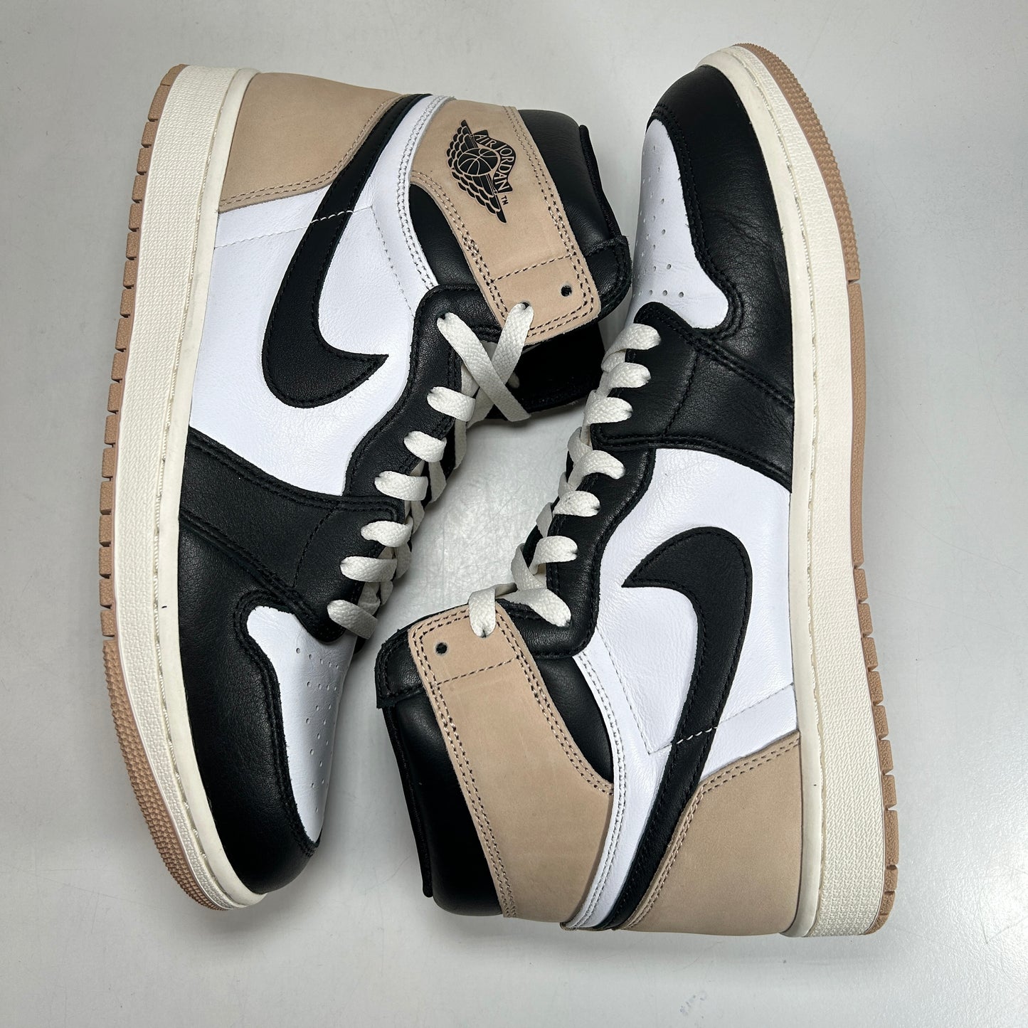 FD2596 021 Jordan 1 Retro High OG Latte (Women's) [USED] - 11.5 W (VNDS)