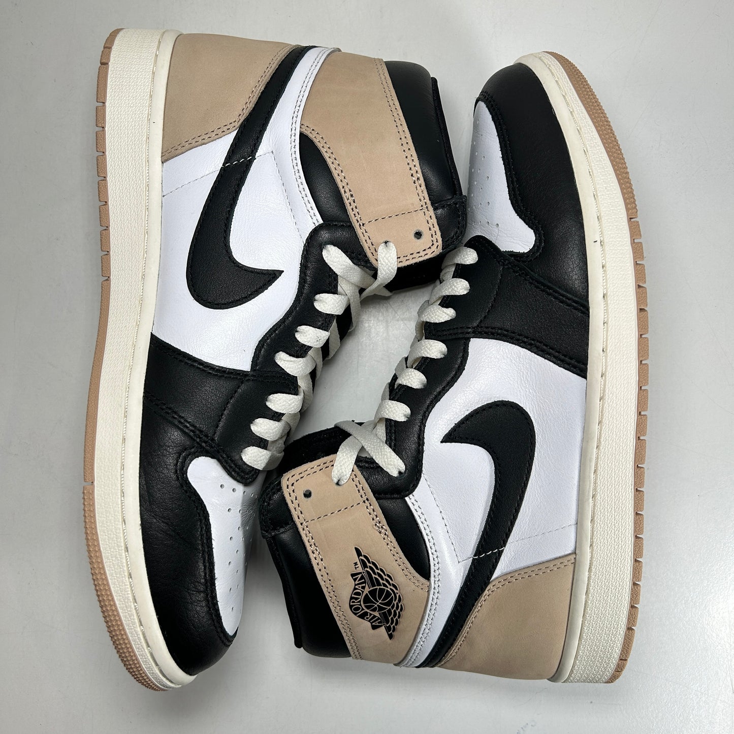 FD2596 021 Jordan 1 Retro High OG Latte (Women's) [USED] - 11.5 W (VNDS)