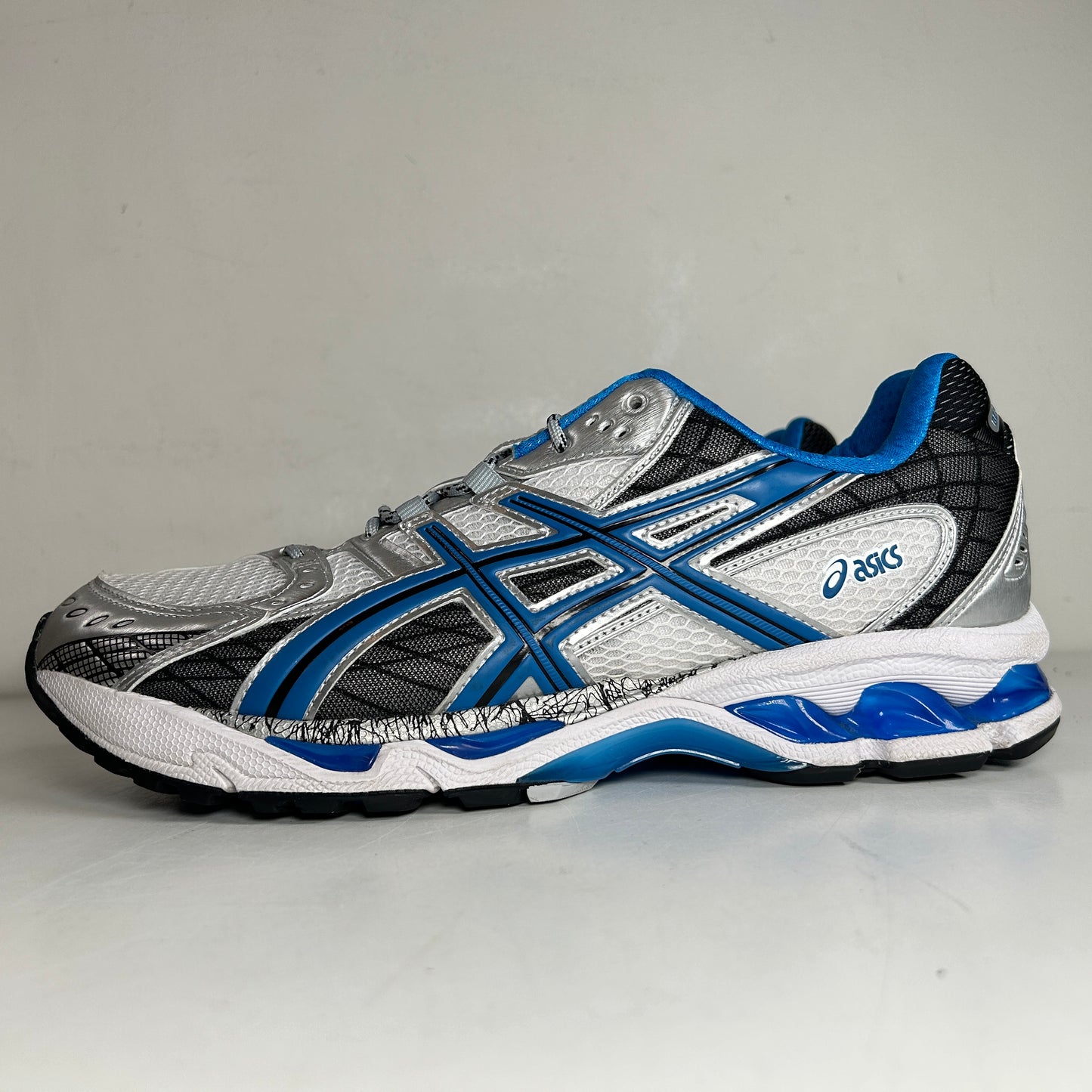 1203A543 101 ASICS Gel-Nimbus 10.1 White Directoire Blue [USED] - 10 M (Used) (Replace Box)