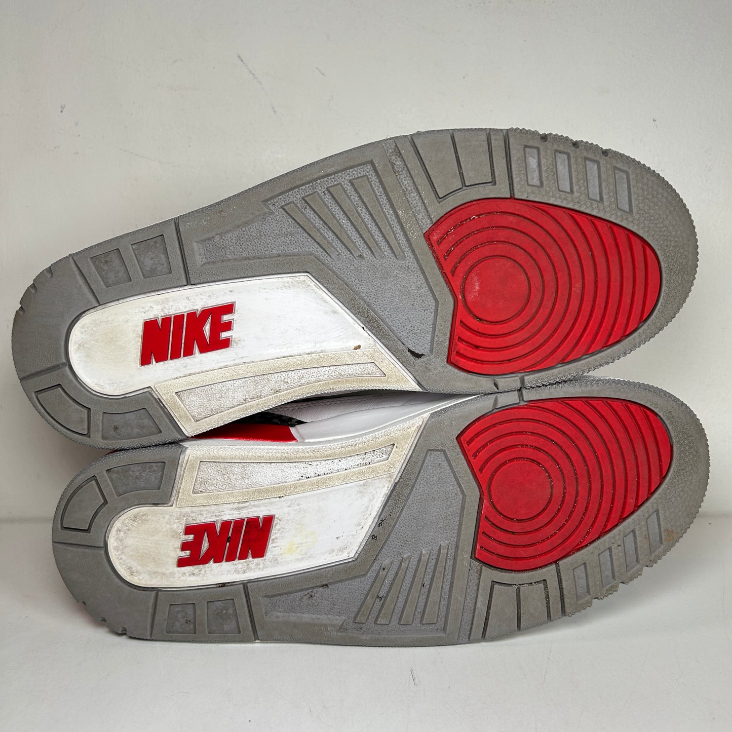 DN3707 160 Jordan 3 Retro Fire Red (2022) [USED] - 9 M (Used2)