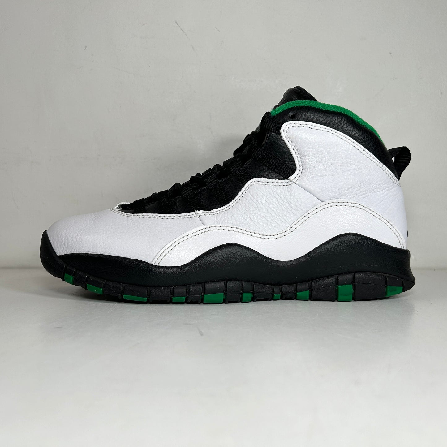310805 137 Jordan 10 Retro Seattle [USED] - 9 M (Used)