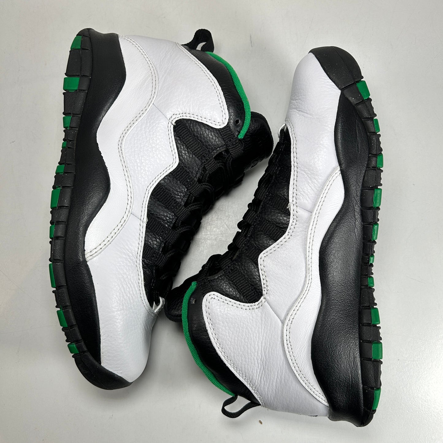 310805 137 Jordan 10 Retro Seattle [USED] - 9 M (Used)
