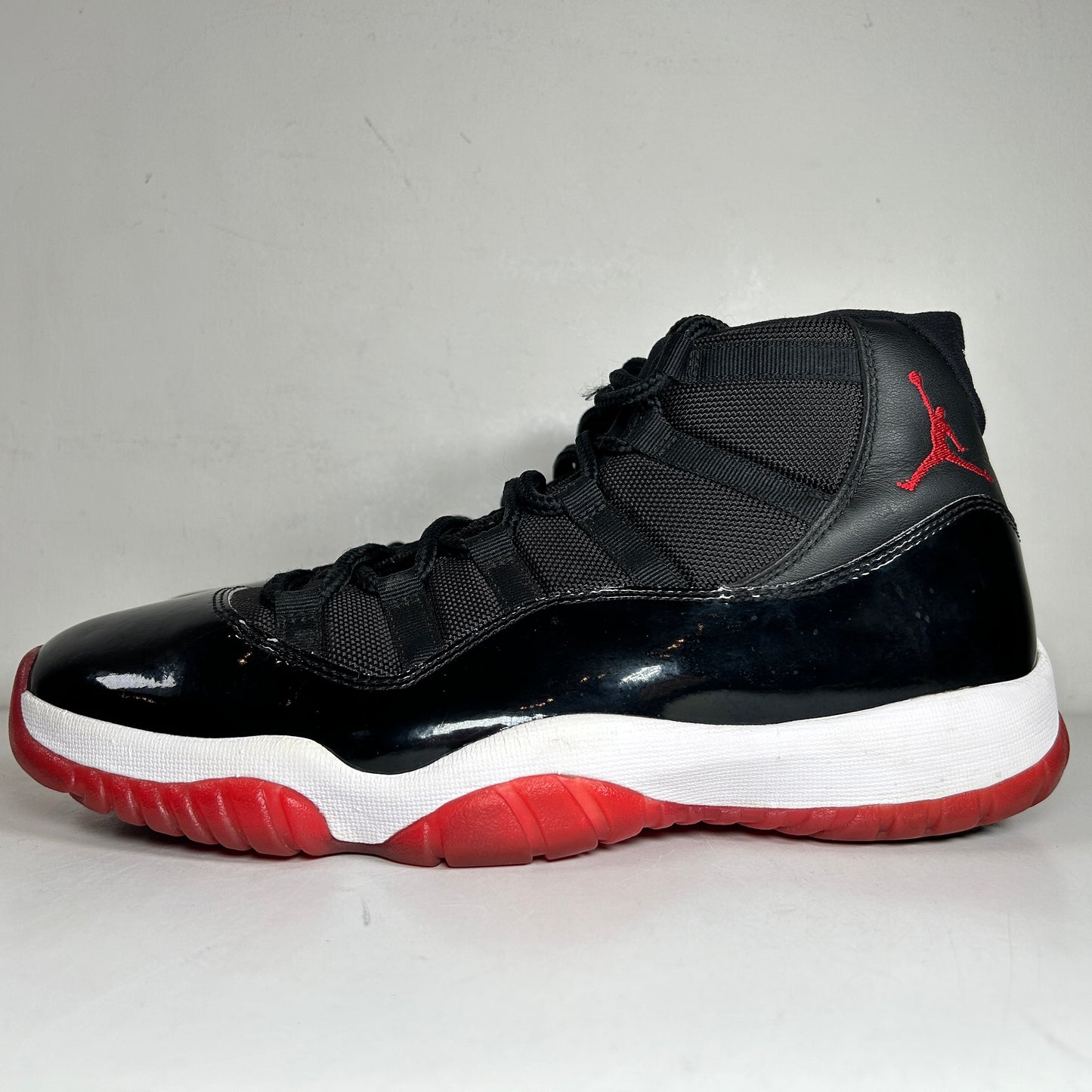 378037 061 Jordan 11 Retro Playoffs Bred (2019) [USED] - 11 M (Used2) (No Box)