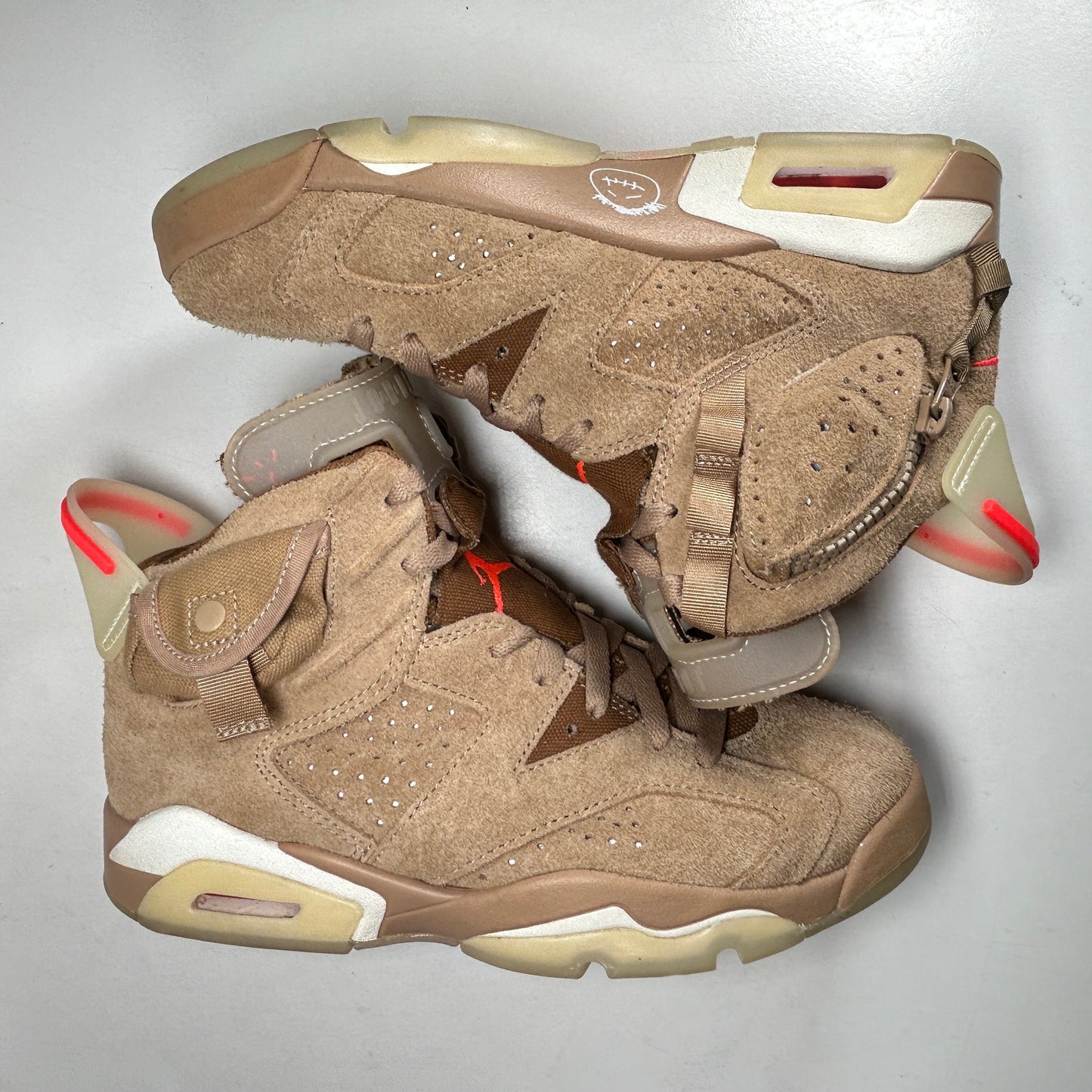 DH0690 200 Jordan 6 Retro Travis Scott British Khaki [USED] - 5 M (Used)