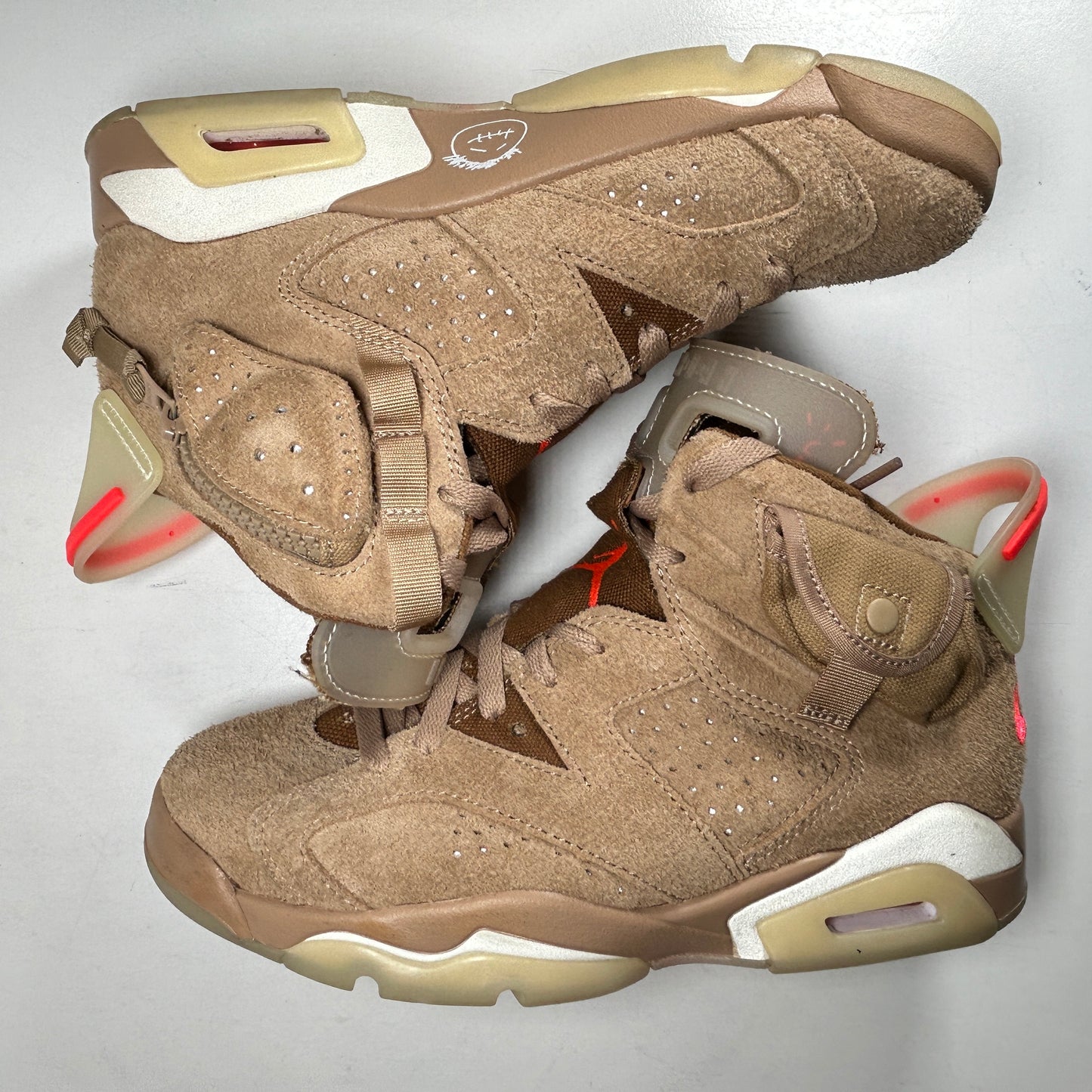 DH0690 200 Jordan 6 Retro Travis Scott British Khaki [USED] - 5 M (Used)