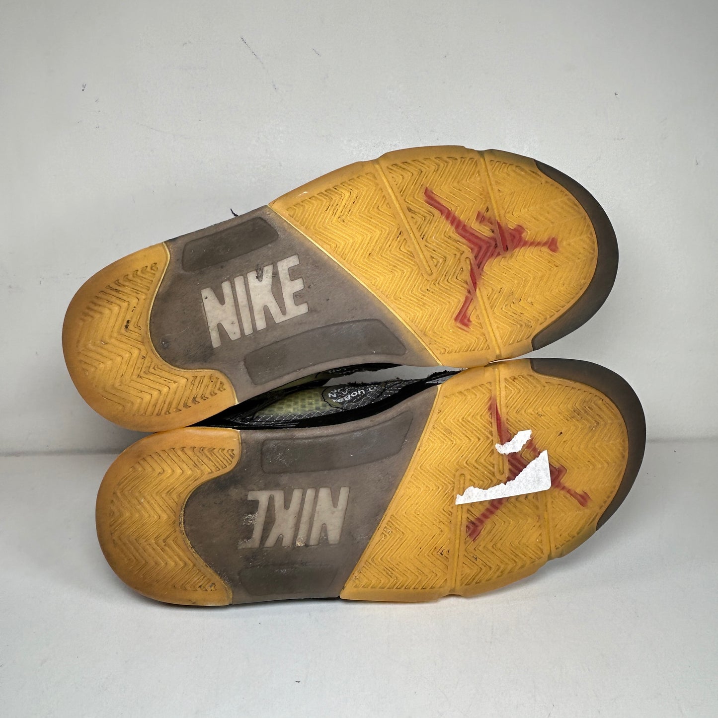 CT8480 001 Jordan 5 Off-White Black [USED] - 6 M (Used2)