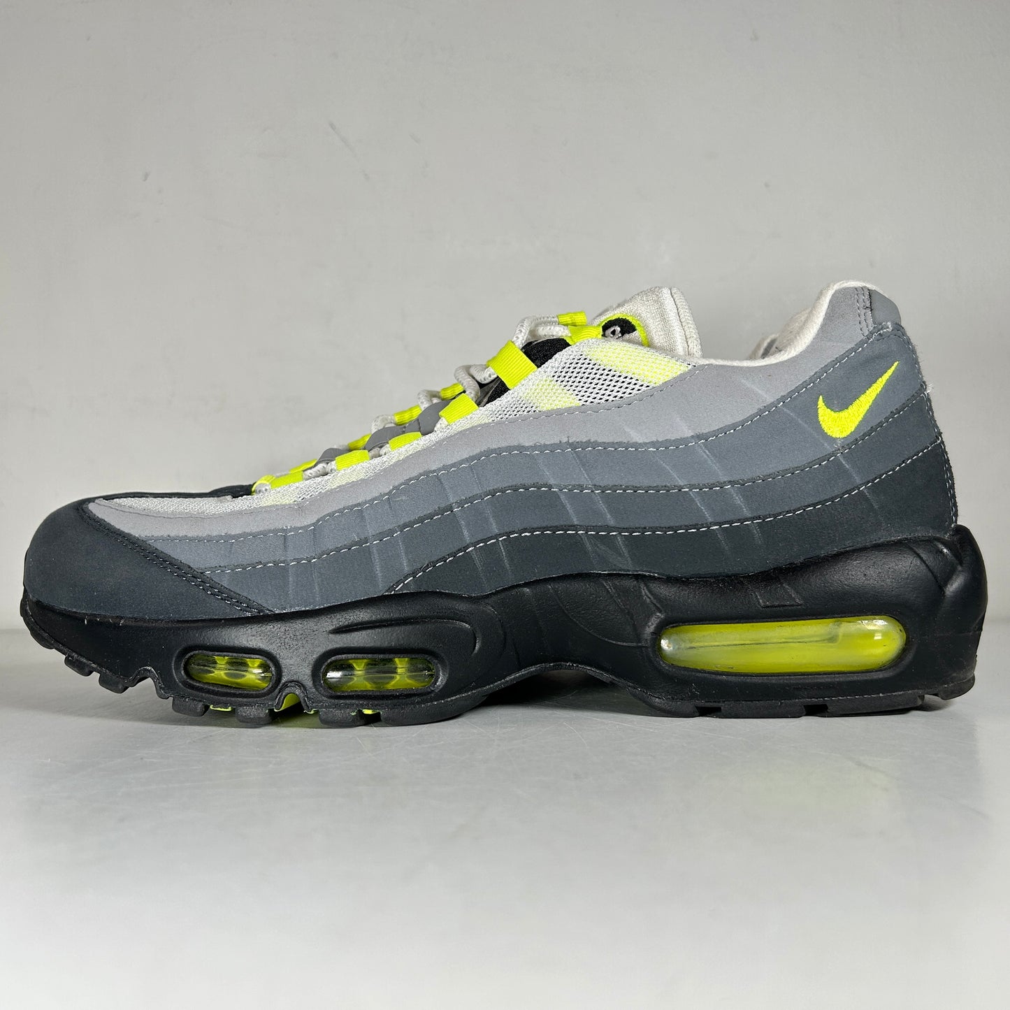 CT1689 001 Nike Air Max 95 OG Neon (2020) [USED] - 9.5 (Used)