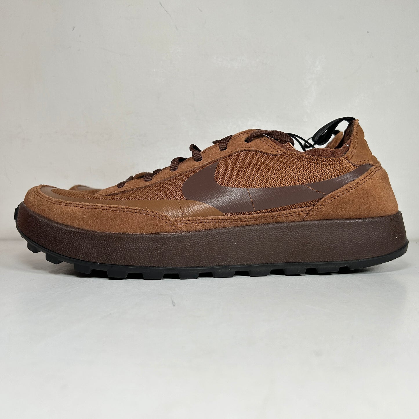 DA6672 201 NikeCraft Zapato de uso general Tom Sachs Field Marrón